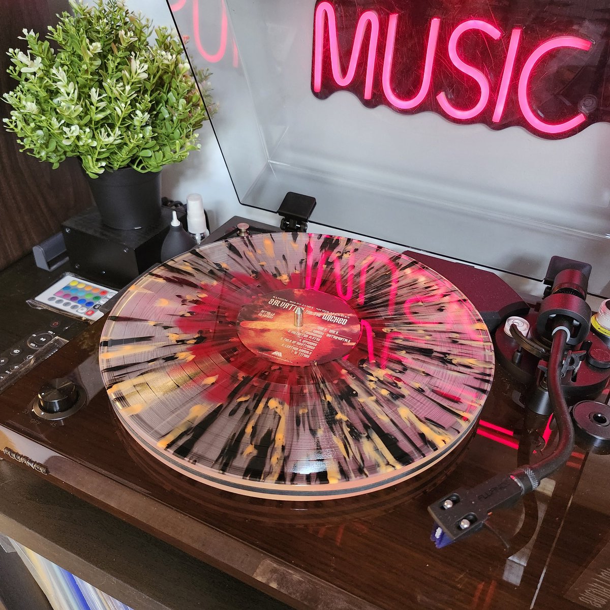 Emmanuel Flores tweet media