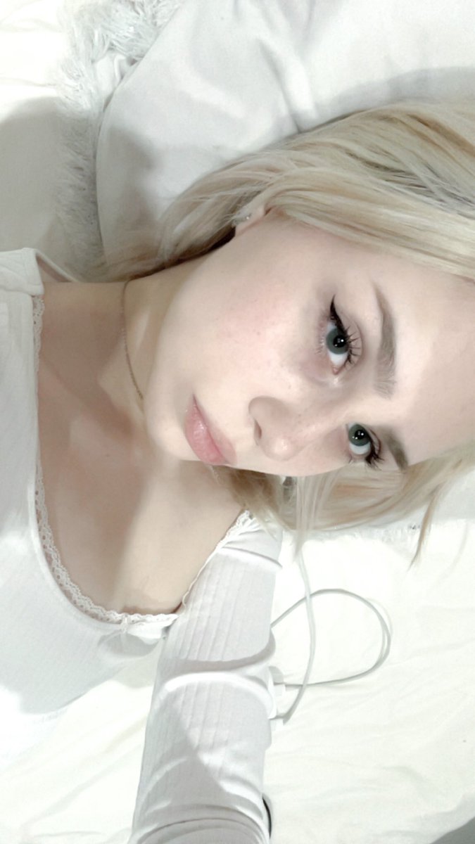 -🐾🧁fluttershy tweet media