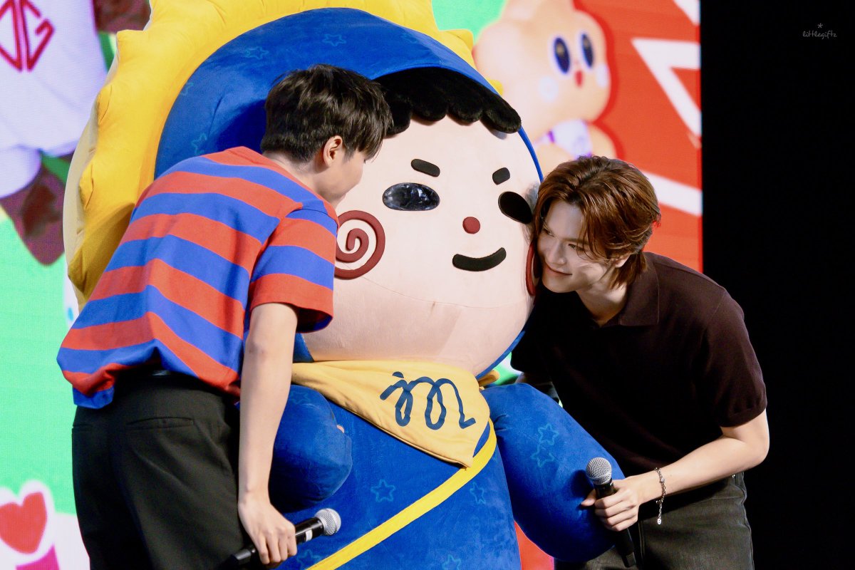 ℓ. 𝙂𝙄𝙁𝙏 ⸝⸝ ** tweet media