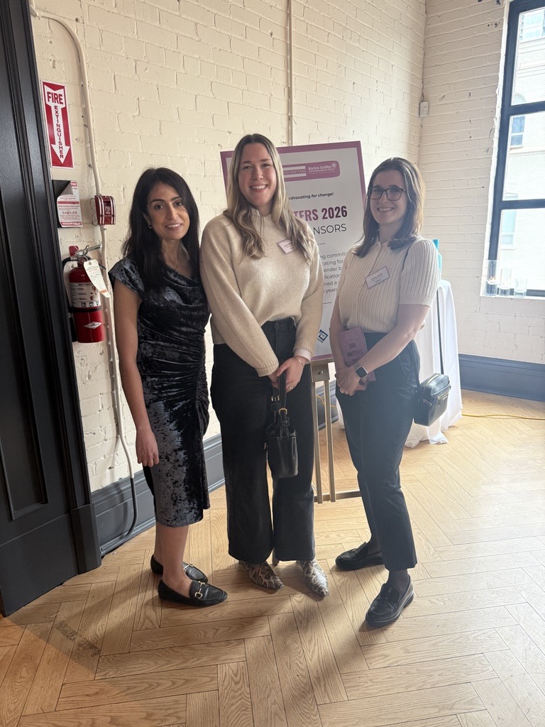 thomsonrogers's tweet photo. 1 in 3 women in Canada will experience gender-based violence in their lifetime. That’s why organizations like @schliferclinic is essential and why it was so meaningful for TR Law to sponsor, and for our lawyers to attend, the #SheMatters event. #FamilyLaw #TraumaInformedLawyers https://t.co/S5QNksF8KQ