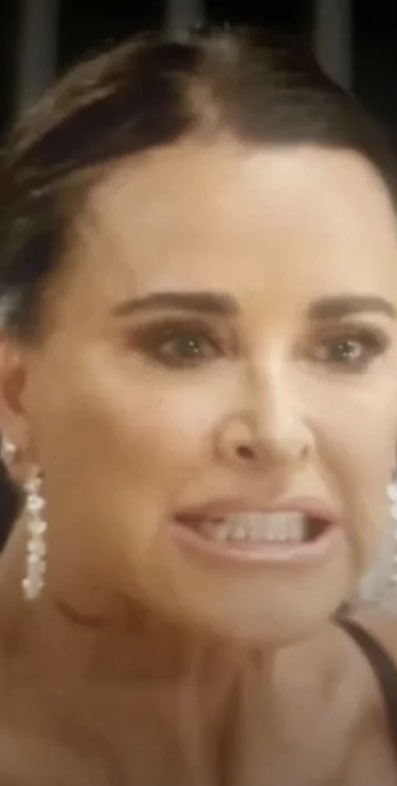 RealRealitySis tweet media