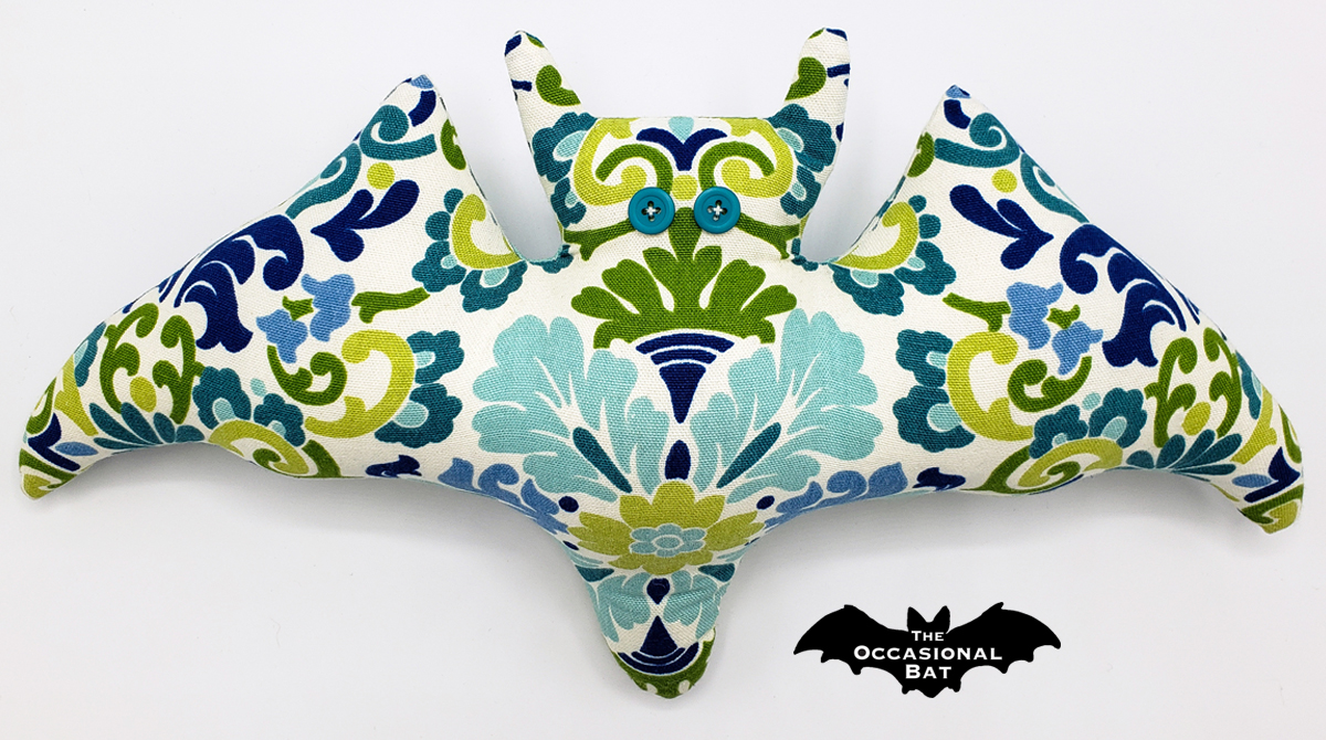 OccasionalBat's tweet image. Discover the elegance of our white fabric adorned with blue and green floral patterns. This design combines sophistication and nature's beauty, perfect for enhancing any space. #InteriorStyle #HomeDecor #TheOccasionalBat #Handmade #BatShapedPillow 💙💚 theoccasionalbat.etsy.com/listing/187678…