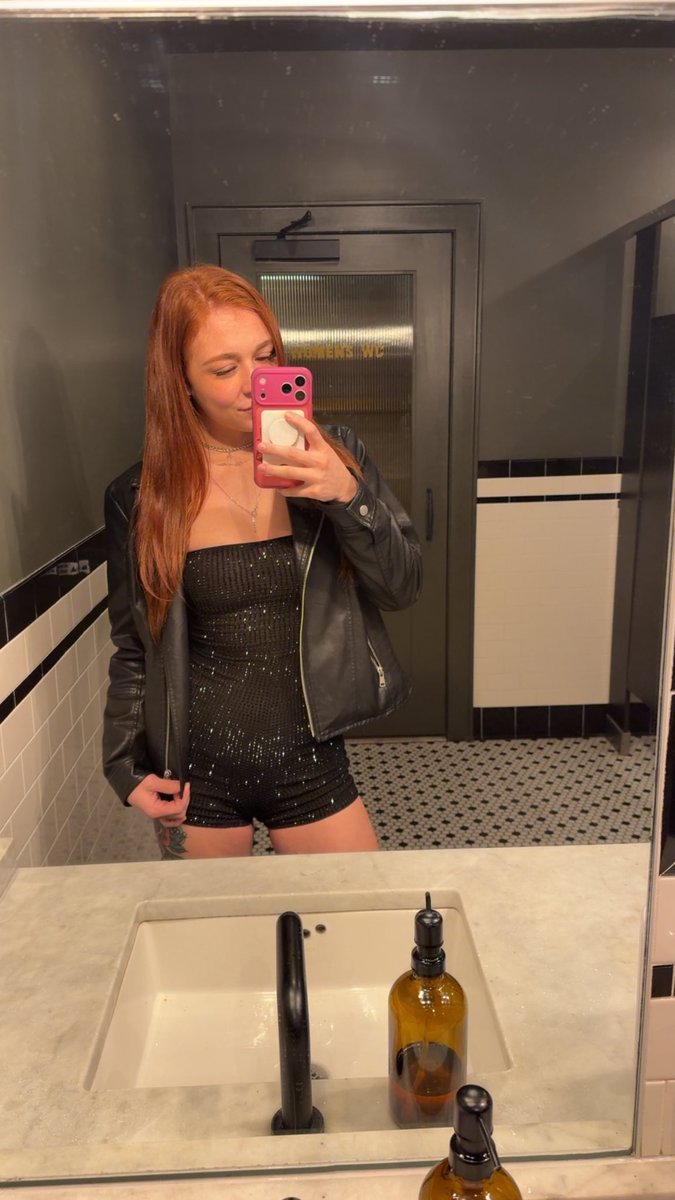 CupORose tweet media