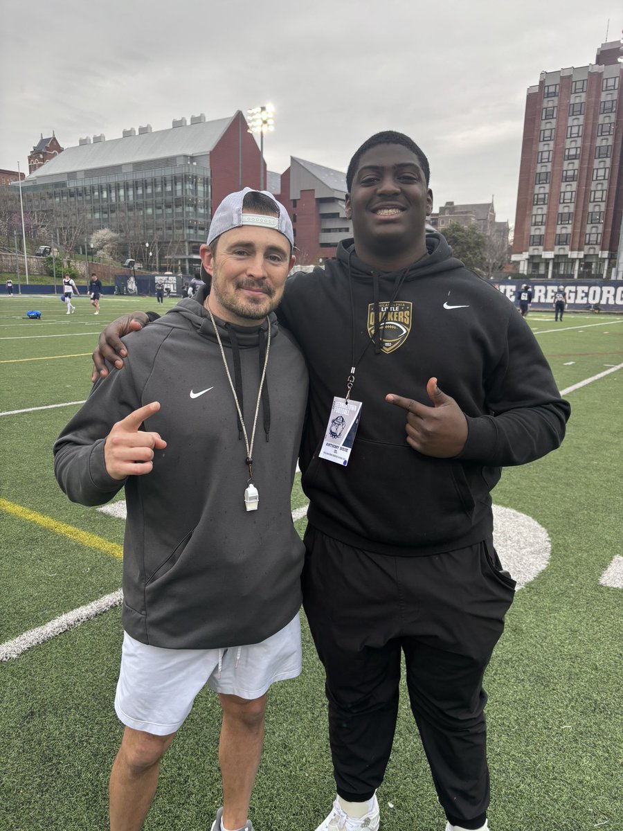 AjBouie46800's tweet photo. Georgetown! What a cool campus. Got to see the Dline in action and meet to OPCs too. Thank you @coachkrd and @coachsgarlata for a great morning. 

@CoachPurk @MarcusWin11 @pcquakersFB @PRZVicCastillo https://t.co/v1iUy5yX0X