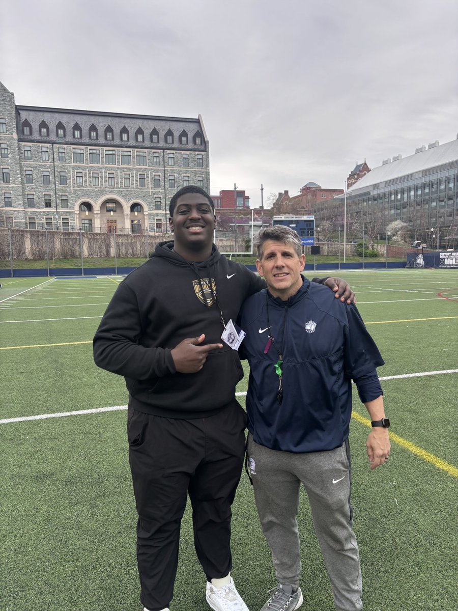 AjBouie46800's tweet photo. Georgetown! What a cool campus. Got to see the Dline in action and meet to OPCs too. Thank you @coachkrd and @coachsgarlata for a great morning. 

@CoachPurk @MarcusWin11 @pcquakersFB @PRZVicCastillo https://t.co/v1iUy5yX0X