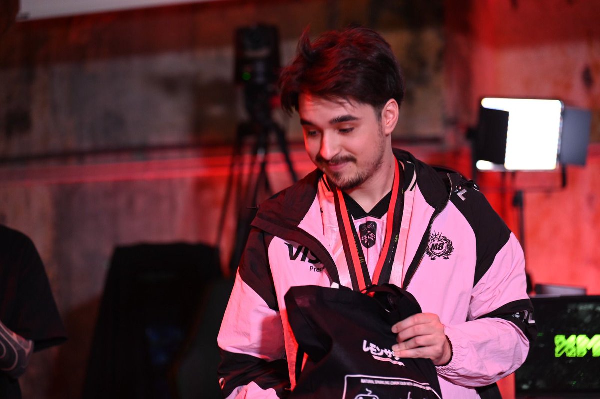 viennality tweet media