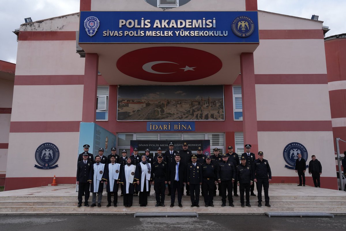 Polis Akademisi tweet media