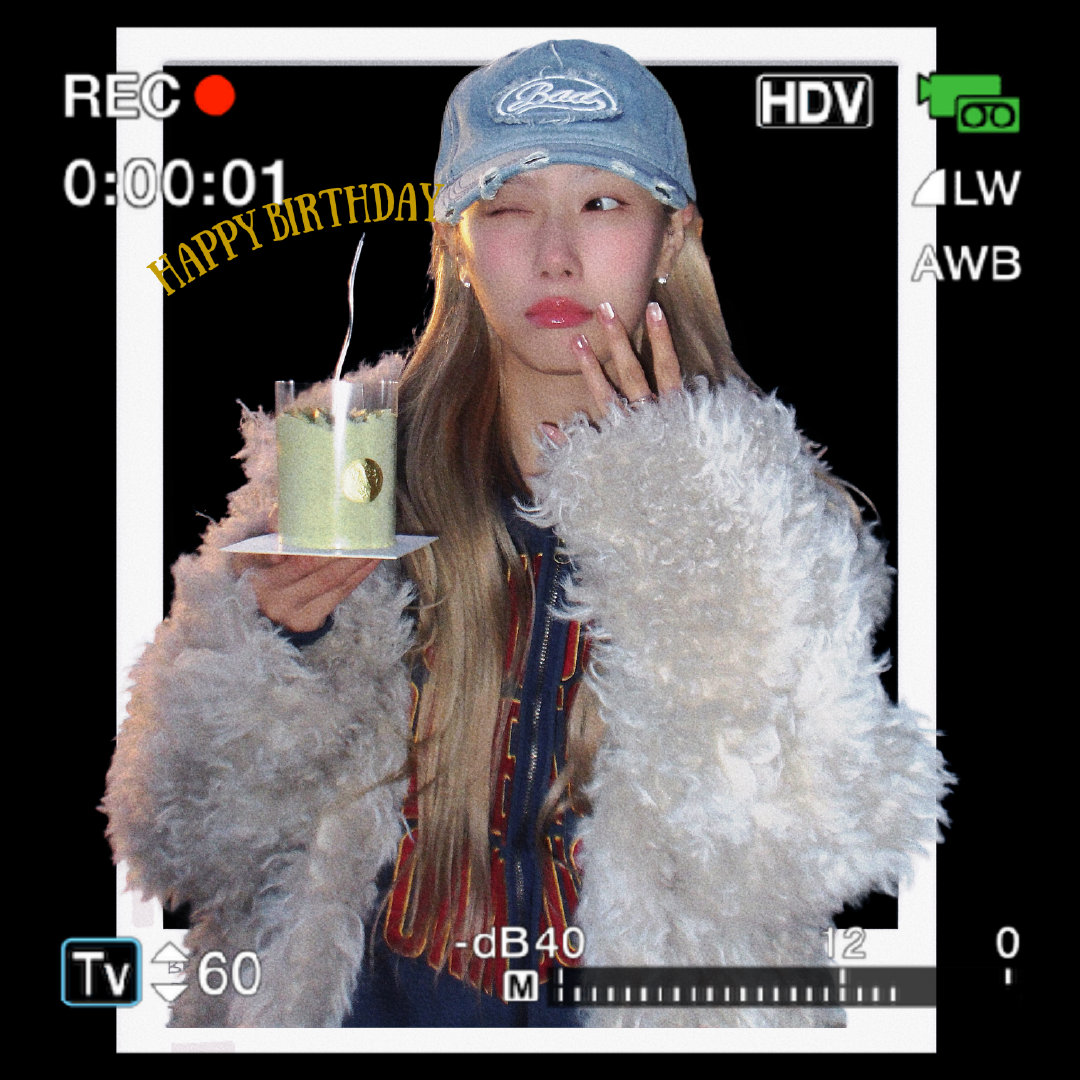 sparklydong's tweet photo. ποΈ INSTAGRAM/ WEIBO 260325
π
Last day of being 29 β€οΈ/
As the first rays of morning light are shining in π
I'm properly saying goodbye to 29
Version 3.0 of my life: Walking slowly towards the light
- Β© 0.0_handong, ι©δΈ_ζζ’¦η½
#DREAMCATCHER #HANDON https://t.co/MGM4qyqwTa