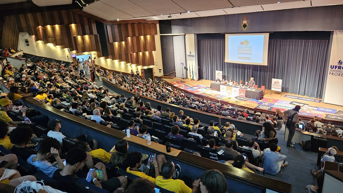 Manon Aubry tweet media