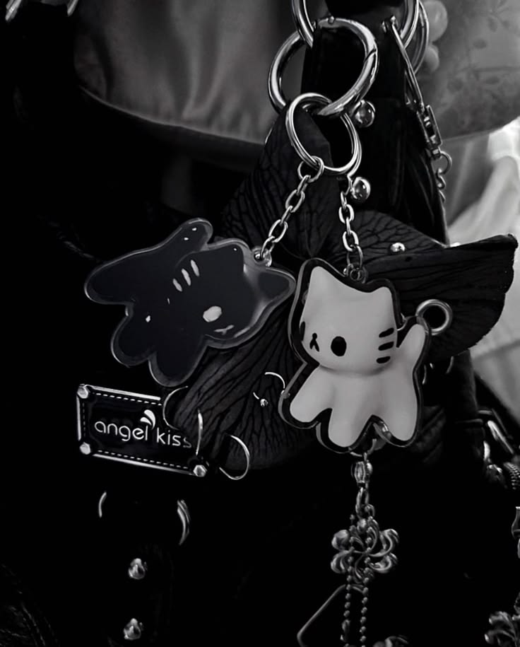 _skznoir's tweet photo. Dos Omegas que va han una fiesta sin esperarse encontrar dos Alfas extremadamente guapos que terminan en una noche inolvidable.

~Nombre: Sweet Disaster 
~Ship: Hyunlix x Minsung
~User: skznoir 
~Plataforma: Inkitt 
~Estado: Completa 
{Contenido Explícito 🔞} https://t.co/rRBSIvJzlp