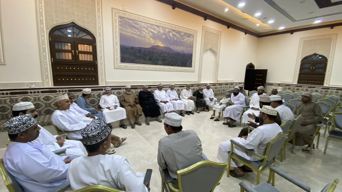 Bat_ibri's tweet photo. عُقد مساء اليوم اجتماعٌ لمناقشة الأضرار التي لحقت بالبلدة، واستعراض أبرز التحديات الناتجة عنها، إلى جانب وضع خطة عمل واضحة للمرحلة القادمة تهدف إلى حصر الأضرار والبدء في معالجتها وإصلاحها

#بلدة_بات_عبري
#منخفض_المسرات https://t.co/B7iDccyOGf