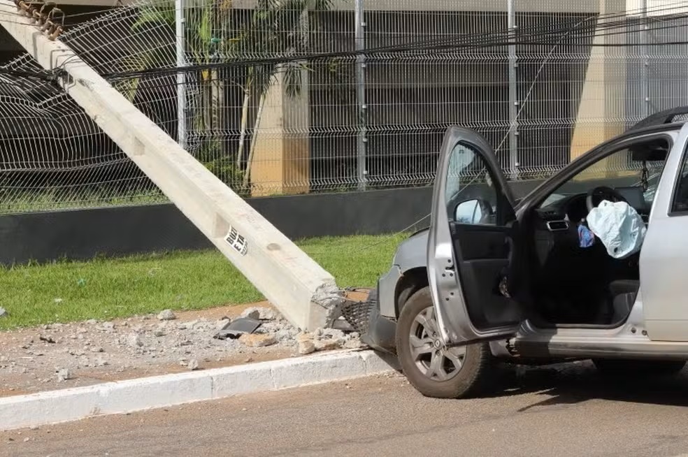 Alerta: Palmas lidera colisões contra postes no Tocantins em 2026; cada estrutura derrubada pode custar até R$ 35 mil. redeto.com.br/noticia/50063