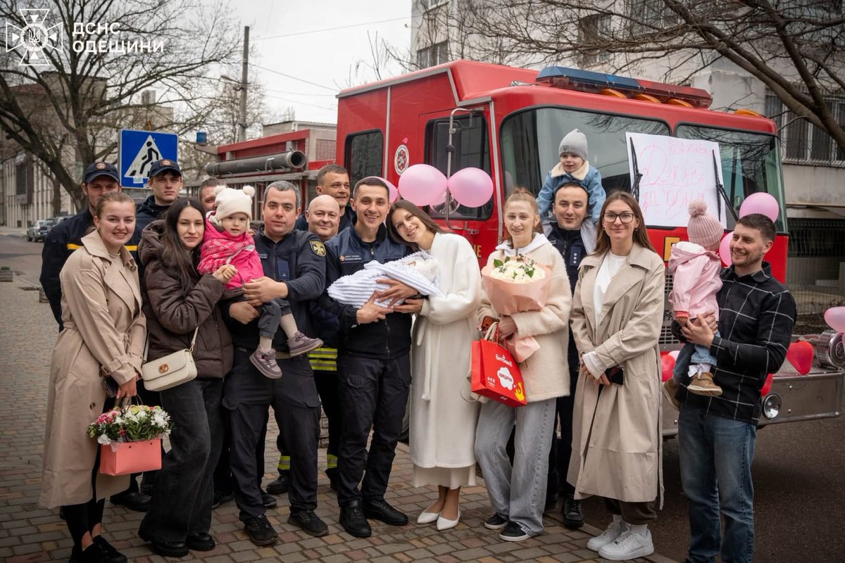 US Ambulances for Ukraine NFP tweet media