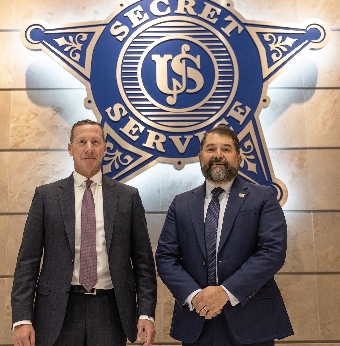 RealNCIS's tweet image. #NCIS Director Lopez &amp;amp; @SecretService Director Curran met to strengthen our partnership for upcoming national security events. Our collaboration, like at the Army-Navy Game, is key to protecting high-risk personnel &amp;amp; the public #StrongerTogether #LawEnforcement