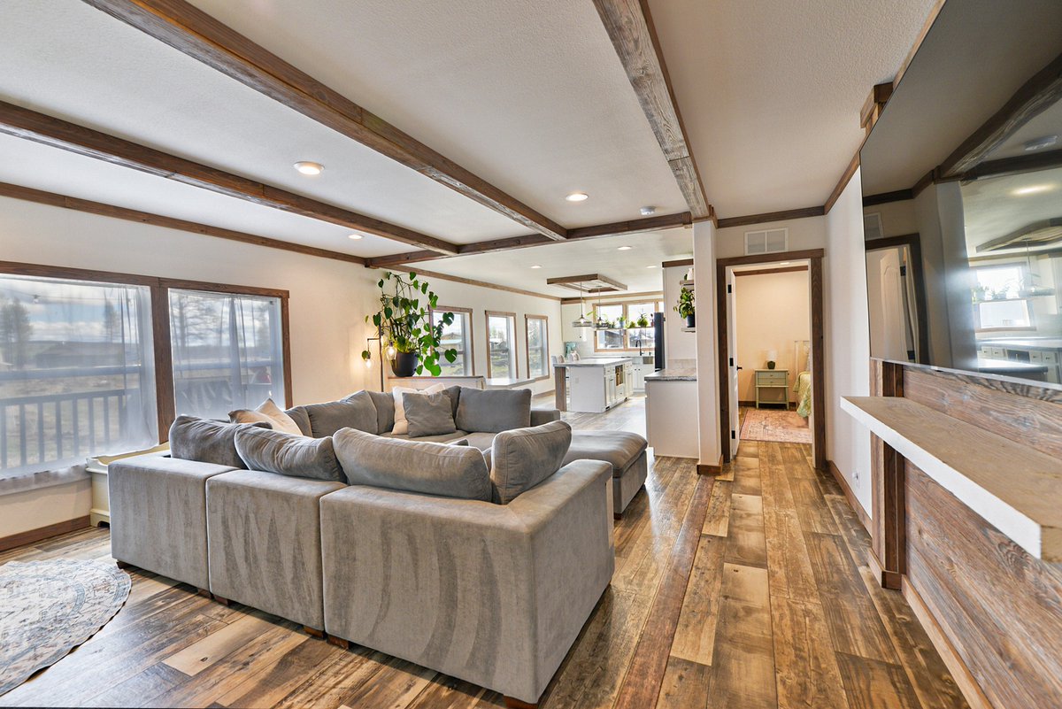 evoreal's tweet photo. Your new waterfront home on acreage awaits! Set on 11.29 acres tucked between Silver Lake and Medical Lake. Stunning upgrades and updates. More Details here: https://t.co/p3nj9T3dZb #spokanerealtor #medicallake #silverlake https://t.co/zH7SbaP3H8