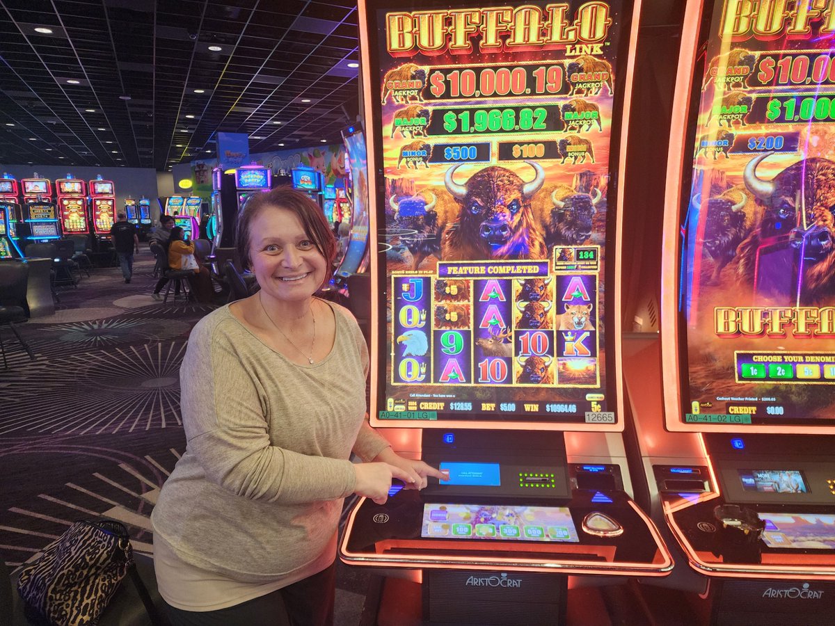 HoosierPark's tweet image. Congratulations to Gina on this $10,964.46 Jackpot WIN! #ComeOutandPlay #BuffaloLink #jackpot

Please play responsibly. If you think you or someone you care about may have a gambling problem, call 1-800-9WITHIT (1-800-994-8448).