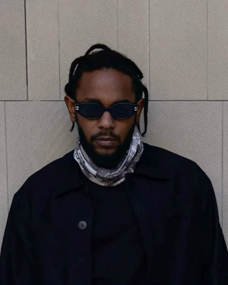 give_more_hate's tweet photo. 🔥 Hot take:
🎵 Drake is a better musician, but 🎤 Kendrick Lamar is a better rapper.
🤯 Most people don’t even know the difference. https://t.co/0TtiKndSI2