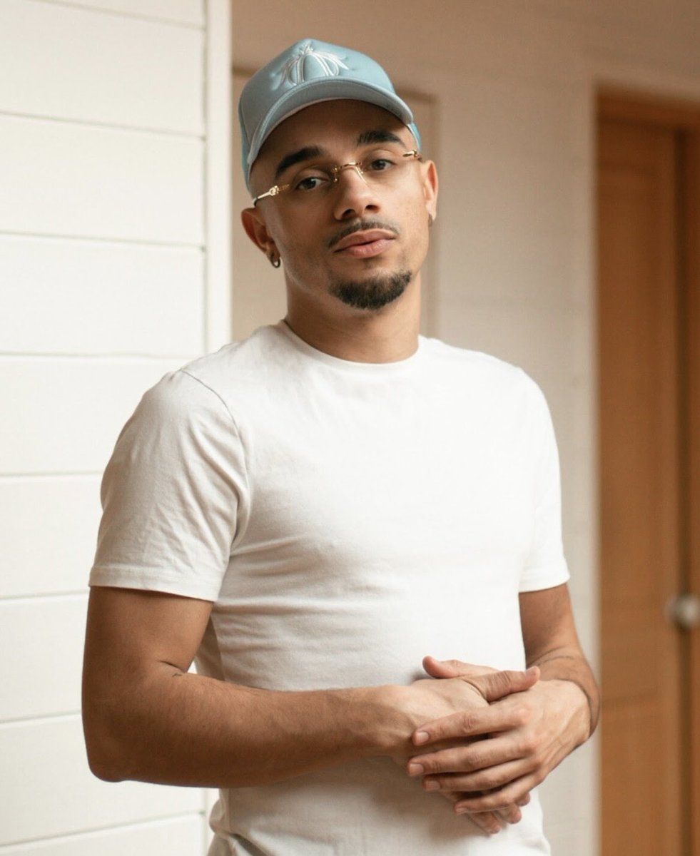 🚨 NASKID REVIENT SUR LES YOUTUBEURS ET LES MAISONS DE DISQUE

🗣️ « À l'époque, les maisons de disques voulaient signer tous les YouTubeurs. Tous ! Et il y en a plein qui ont signé : Squeezie, Mister V, Prime, Seb... il y en a plein.

Ça t'amène une rentabilité certaine dès le