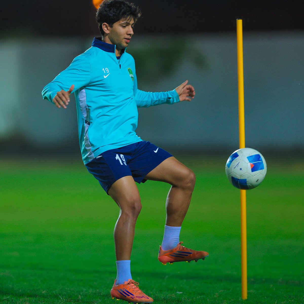 نادي النهضة العماني tweet media