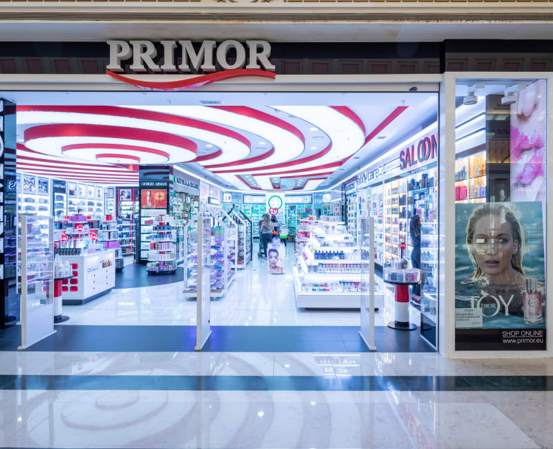 olivospaco's tweet photo. 🚨 LAMENTABLE 

Me acaban de vetar de por vida de las tiendas Primor.

Según las dependientas por pillarme quitándome los pelos de los huevos con crema depilatoria en pleno pasillo de las cremas.

#FreePaco https://t.co/apQOQqPYtl