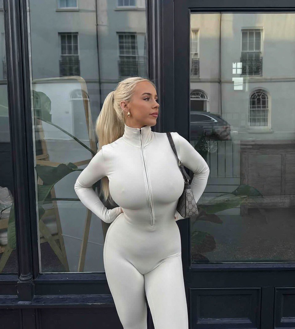 Sexy women of the world 28k tweet media