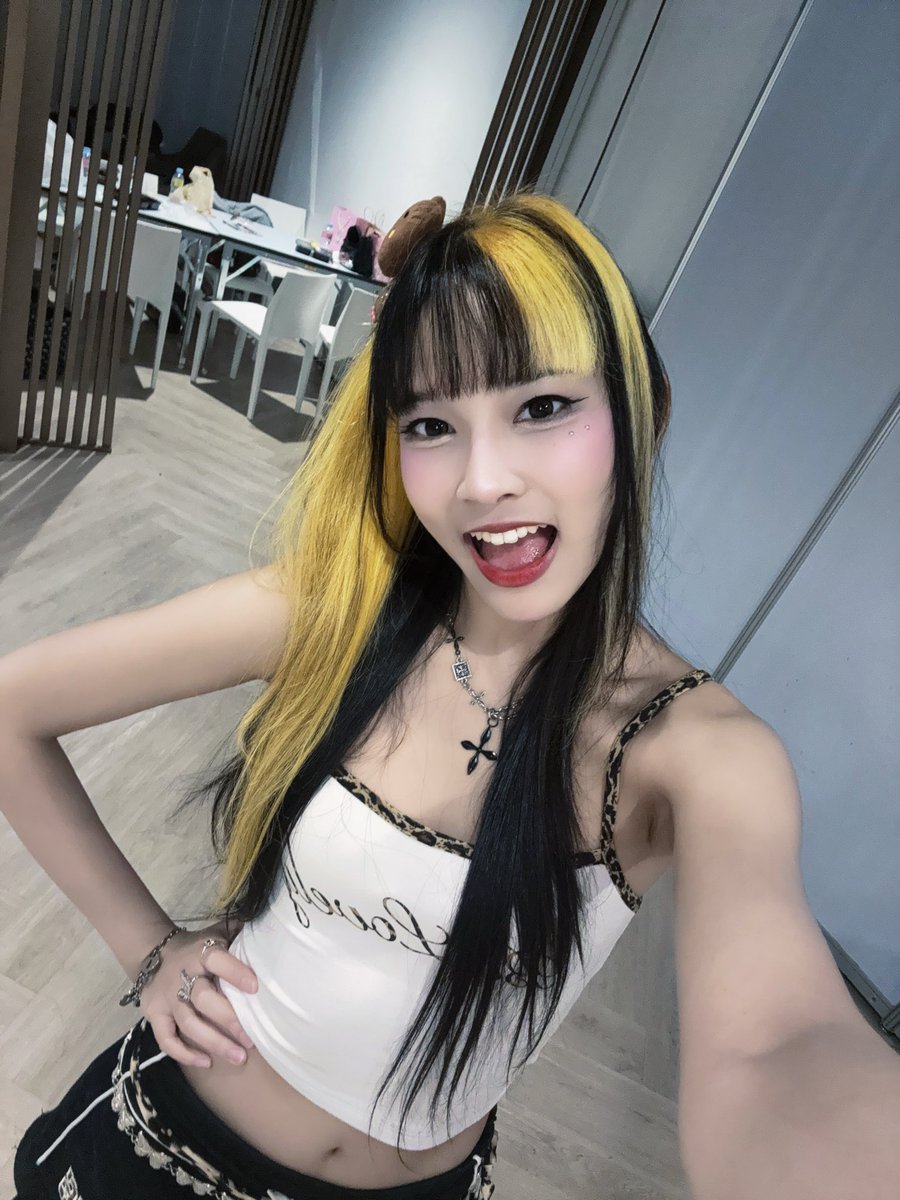 GUSCHAN ZYN tweet media