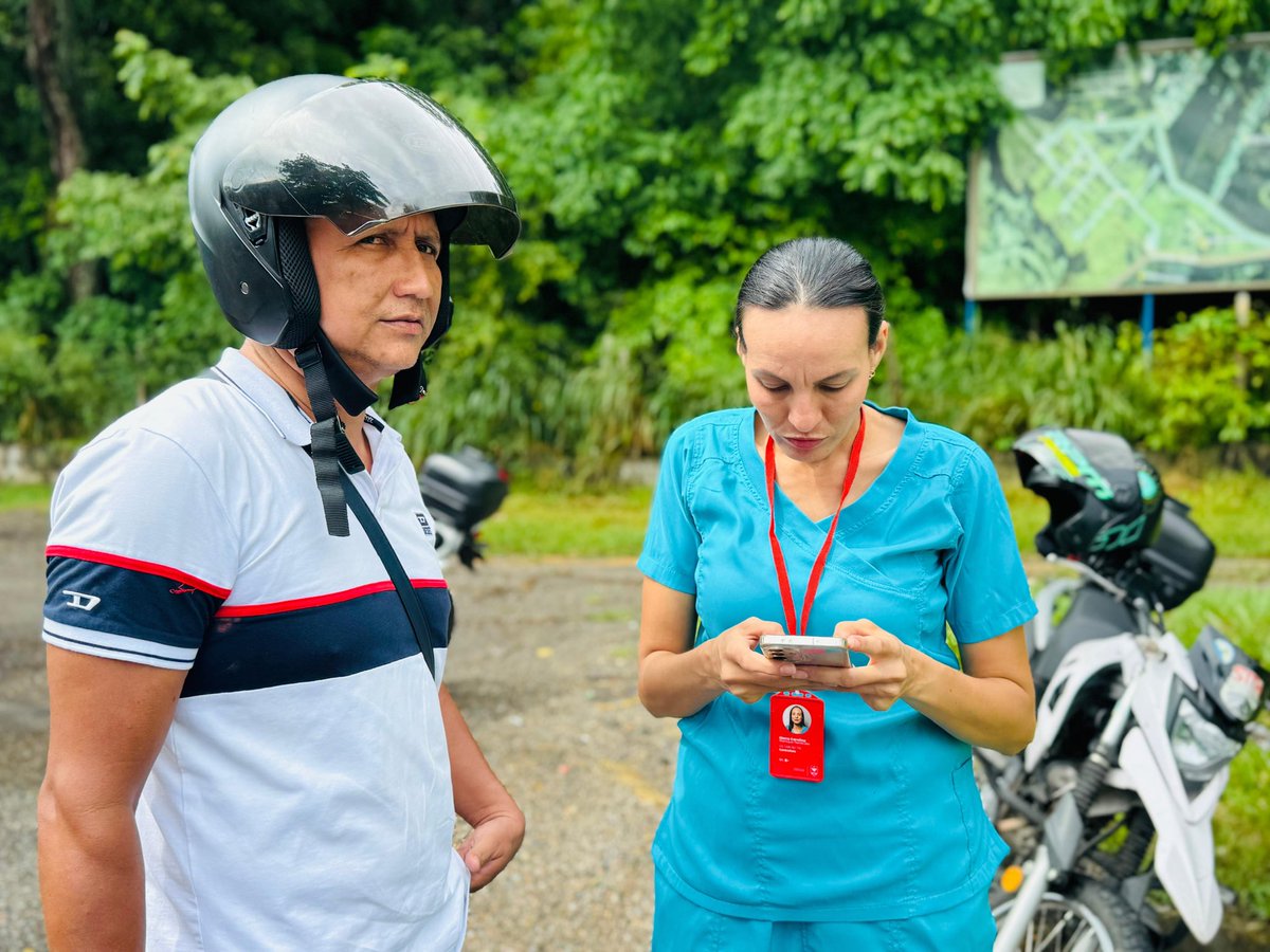 AlcaldiaDeHonda's tweet photo. En el sector Changái, zona sur de Honda, realizamos jornada con @SecSalud, @SecTransito y el Hospital San Juan de Dios, verificando vacunación contra fiebre amarilla en viajeros.
Seguimos trabajando para una #SemanaSantaSegura y mantener a #Honda libre de esta enfermedad. https://t.co/WAPFYo8Bws