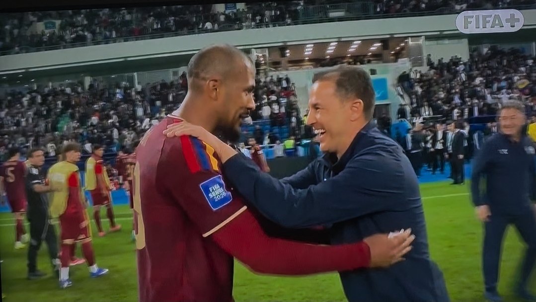 🅰️lex Yánez tweet media