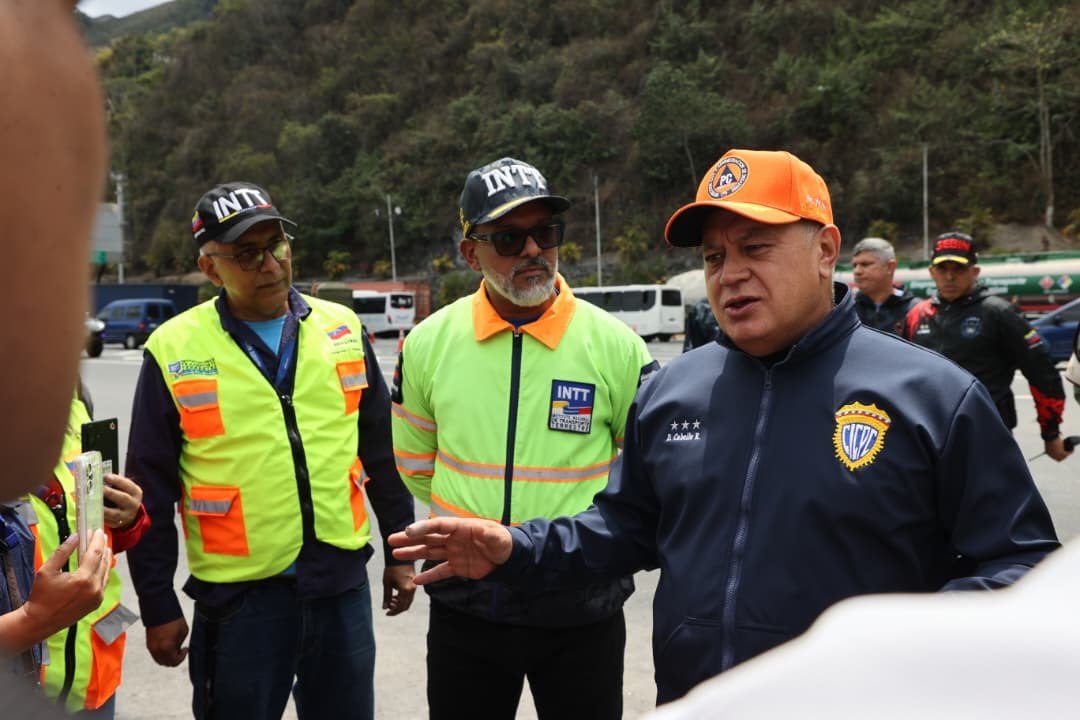 Con el Mazo Dando tweet media