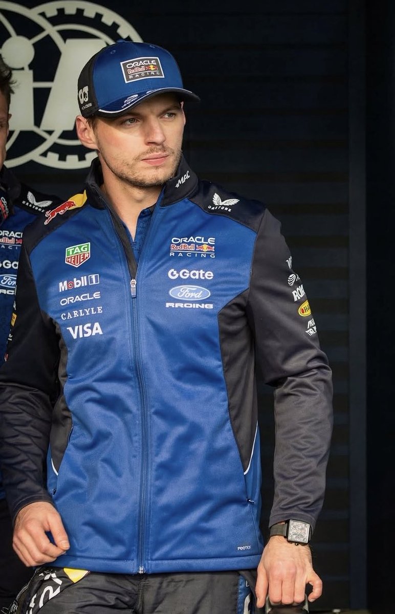 pauline 🦦 tweet media