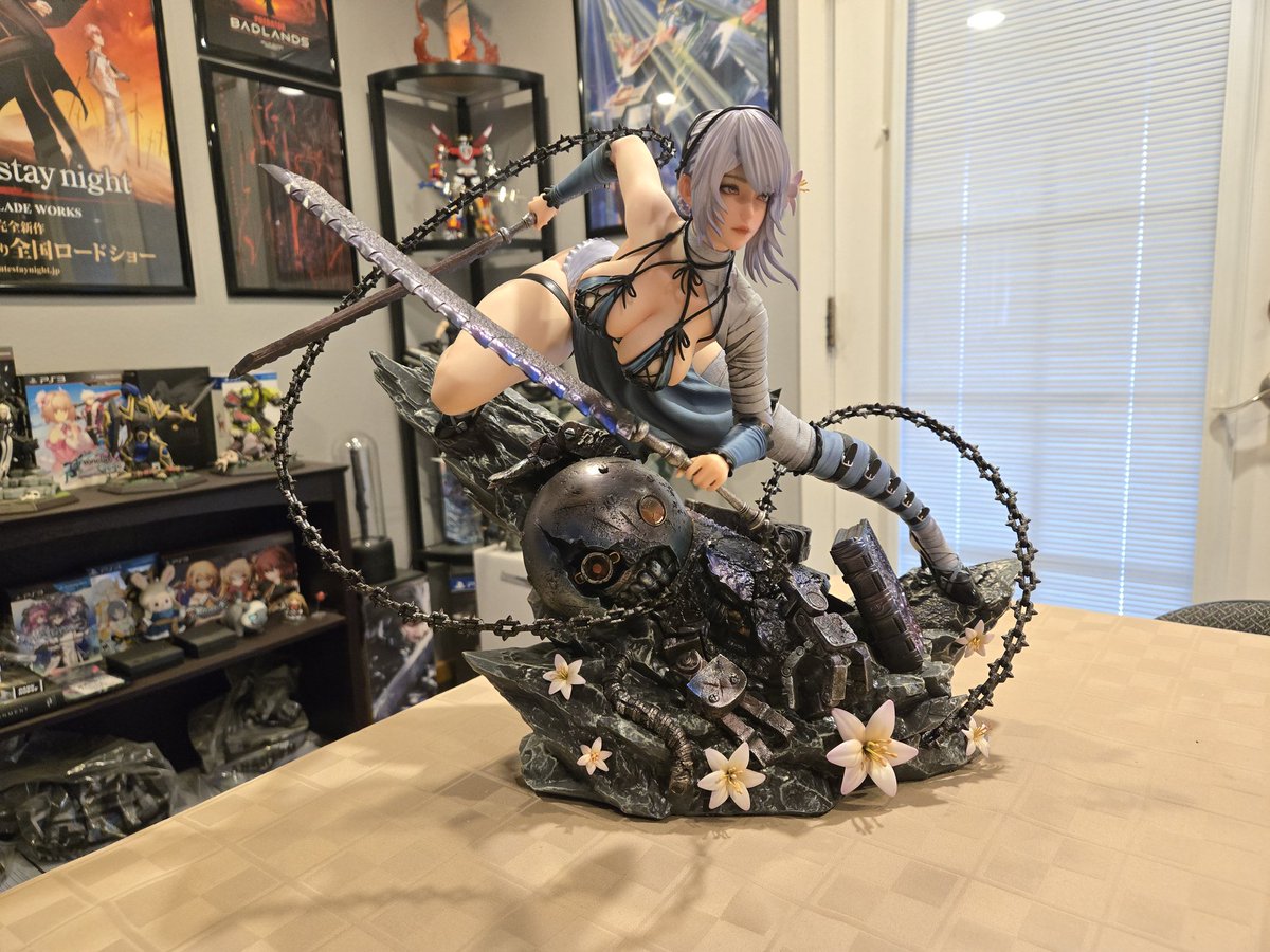I've wanted a nice Kaine statue for a long time. I was finally able to aquire one recently and it's great! 😁

#Nier #Kaine #NierReplicant