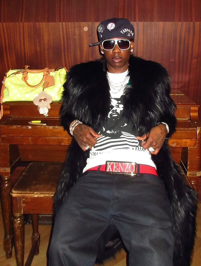 THE DEBUT HUB tweet media