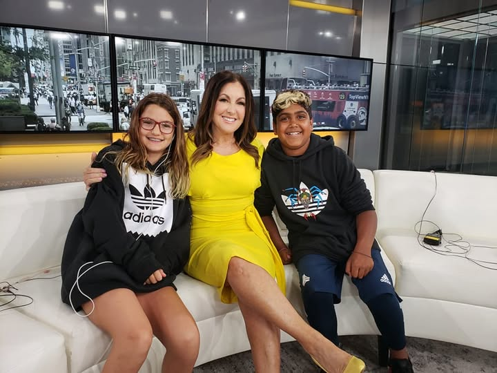 LeslieMarshall's tweet image. #flashback #throwback Many moons ago Monday! Me with my kids (now older and about to go off to college!) on the set of @OutnumberedFNC  #outnumbered on @FoxNews  #FoxNews