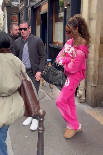 ɓèÿọņčė giṣèļľę ifàṣeye de őṣun tweet media