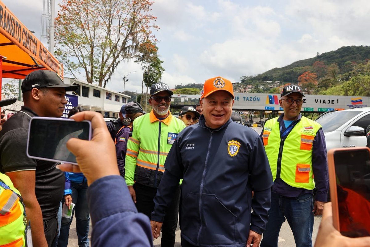 Con el Mazo Dando tweet media