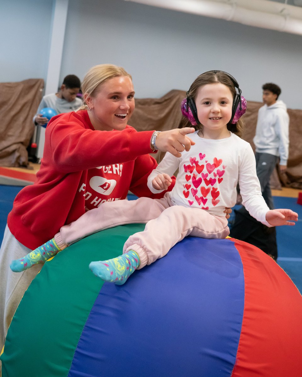 RU_SKFL's tweet image. A huge thank you to all the student-athletes from @RUFieldHockey, @RutgersTFXC, and @RUMensGolf  team who brought their energy, leadership, and commitment to the @gscymca Saturdays In Motion program this past weekend. #Rutgers #CommunityCare @RUAthletics
