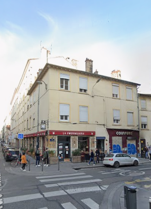 LyonStrates tweet media