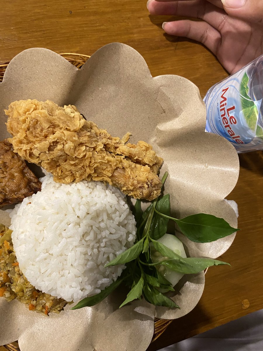 Z I D N Y tweet media