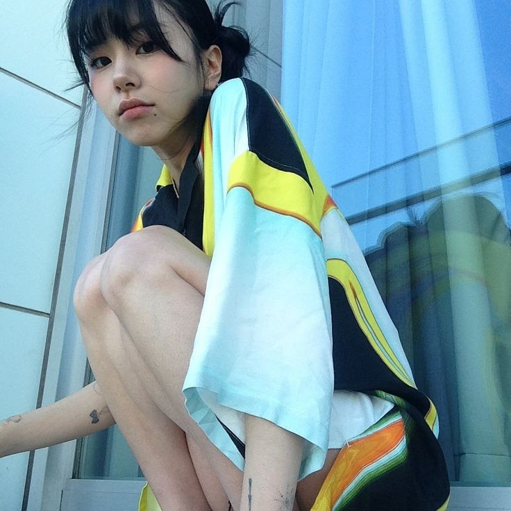 hourly chaeyoung 🫧 tweet media