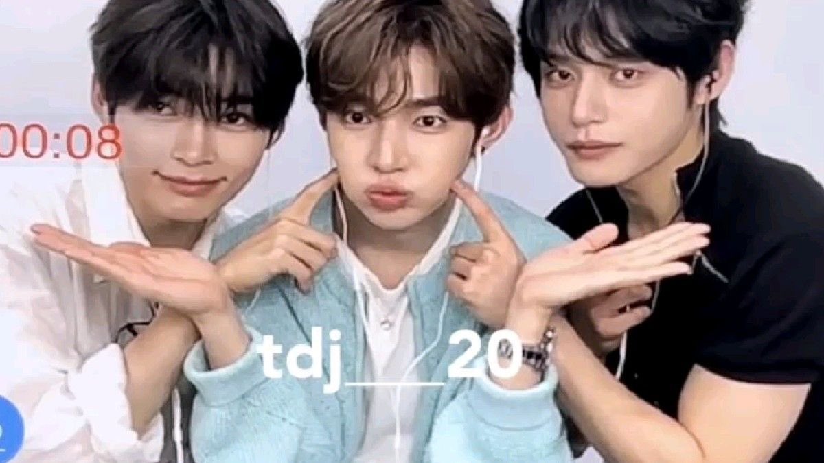 ash 🦋🍓🍀 tweet media