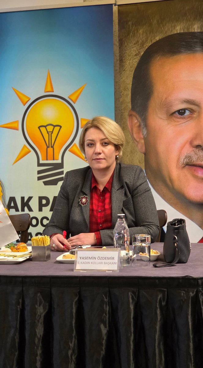 akkadinkocaeli's tweet photo. İl Başkanlığımızın öncülüğünde gerçekleştirilen üç kademe yönetim kurulu toplantısına, Kadın Kolları Başkanımız Yasemin Özdemir ve yönetimimizle birlikte katılım sağladık.

@Akparti 
@tugbaisikercan 
@AKKADINGM 
@SahinTalus 
@yyaseminozdemir https://t.co/IUuIDIsI0S