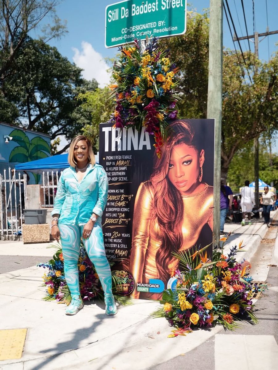 Female Rap Room tweet media