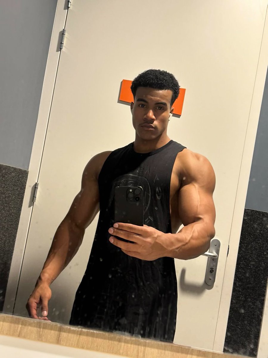 IAM__KJ's tweet image. My #MCM