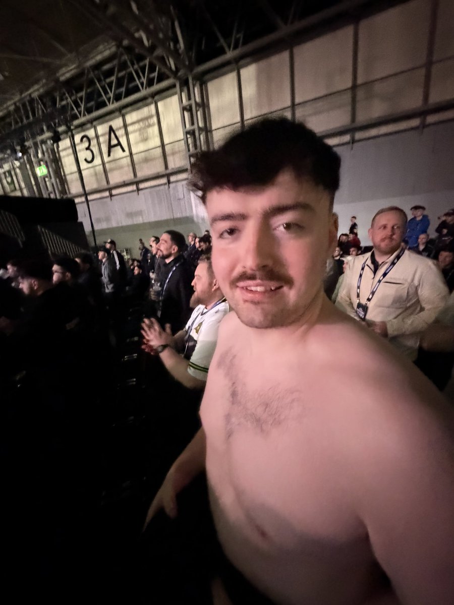 MiniMcnutter's tweet photo. my duo 5 years in game, now my duo in the bar. GGs @_spwbk_ https://t.co/aCsNt3NzOs