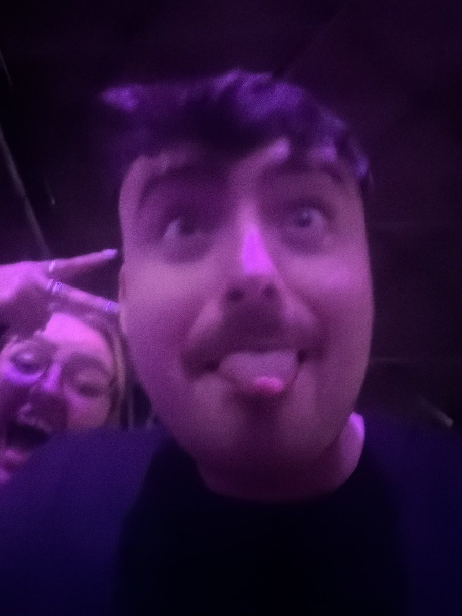 MiniMcnutter's tweet photo. my duo 5 years in game, now my duo in the bar. GGs @_spwbk_ https://t.co/aCsNt3NzOs