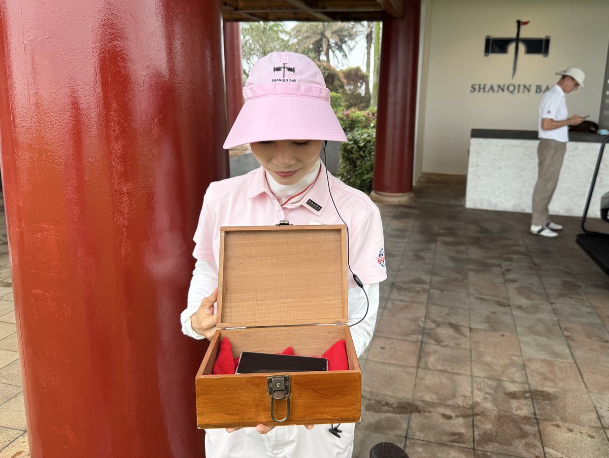 Rick Golfs tweet media