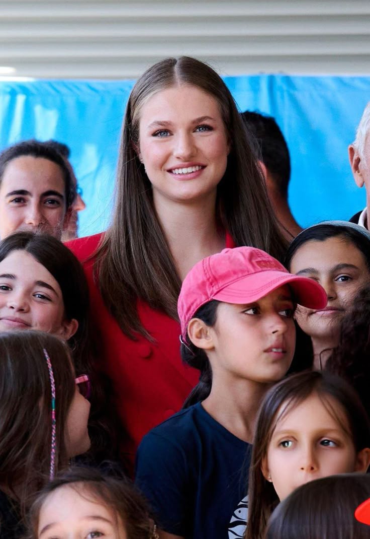 princess0Leo's tweet image. Princess Leonor 👑 who loved by her people 😘💝 #Princess #Leonor #Spanish #Spain