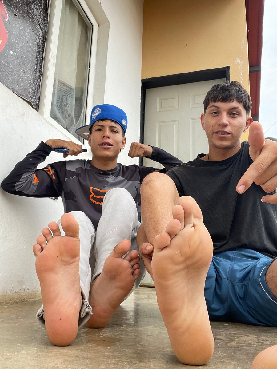 briceno_da36465's tweet photo. What are you waiting for to satisfy your addiction with me and Our feet 💸💸#feet #malefootsex #feetfetiche #feetgram #myfeet #feetsucker #footsex #malefeetfetish #male #sexyhotfeet #gay #malefoot #malefeet #footfetısh #malefeetcommunity @HellGodsPro @diamond__here  @444_master https://t.co/U6eFzoG3LJ