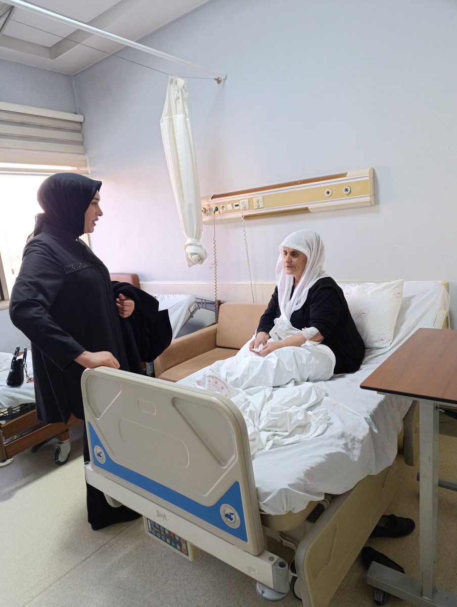 Van Eğitim ve Araştırma Hastanesinde tedavisi devam eden kıymetli Yönetim Kurulu Üyemiz Mecbure Bulgun'u ziyaret ederek geçmiş olsun dileklerimizi ilettik.

Kendisine acil şifalar diliyor, en kısa sürede sağlığına kavuşarak aramıza dönmesini temenni ediyoruz.