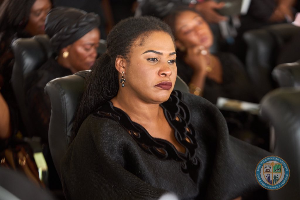 Ebi Bright tweet media